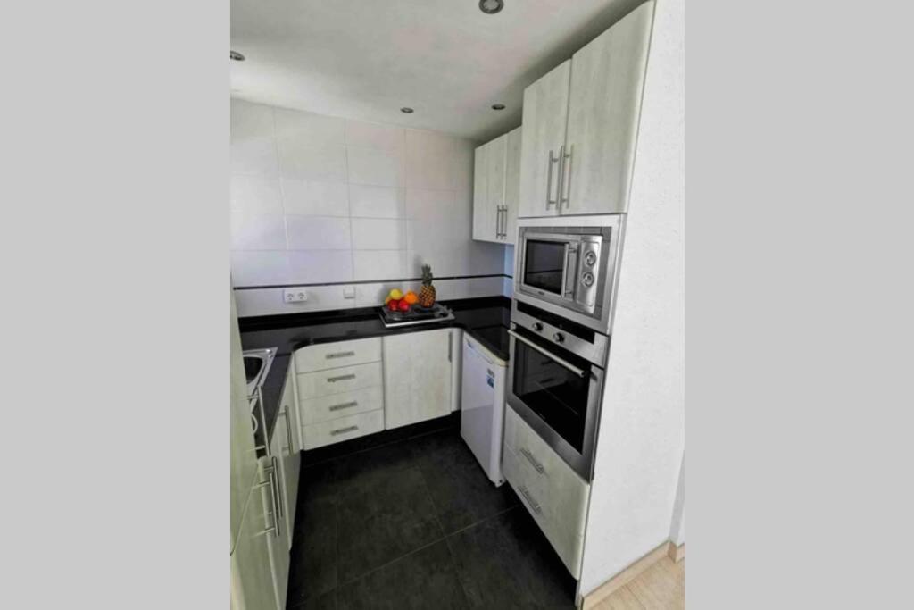 Comfy Sea View Apartment With Parking Calpe Bagian luar foto